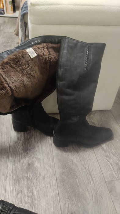 Сапоги зимние, кожаные,внутри овчина,36,37 размер