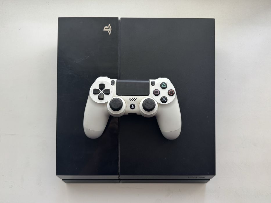Продам PlayStation 4 на 512