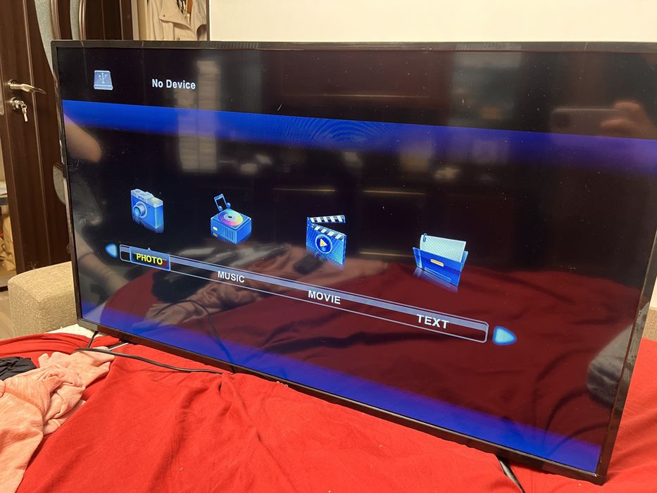 Televizor led Aya 106 cm - stare impecabila