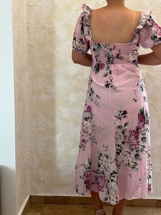 Rochie midi roz florală – mărimea 38 – 70% bumbac, 30% mătase