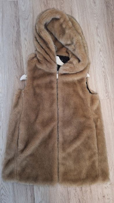 Vestă Blană cu Glugă -ZARA - Nr. L