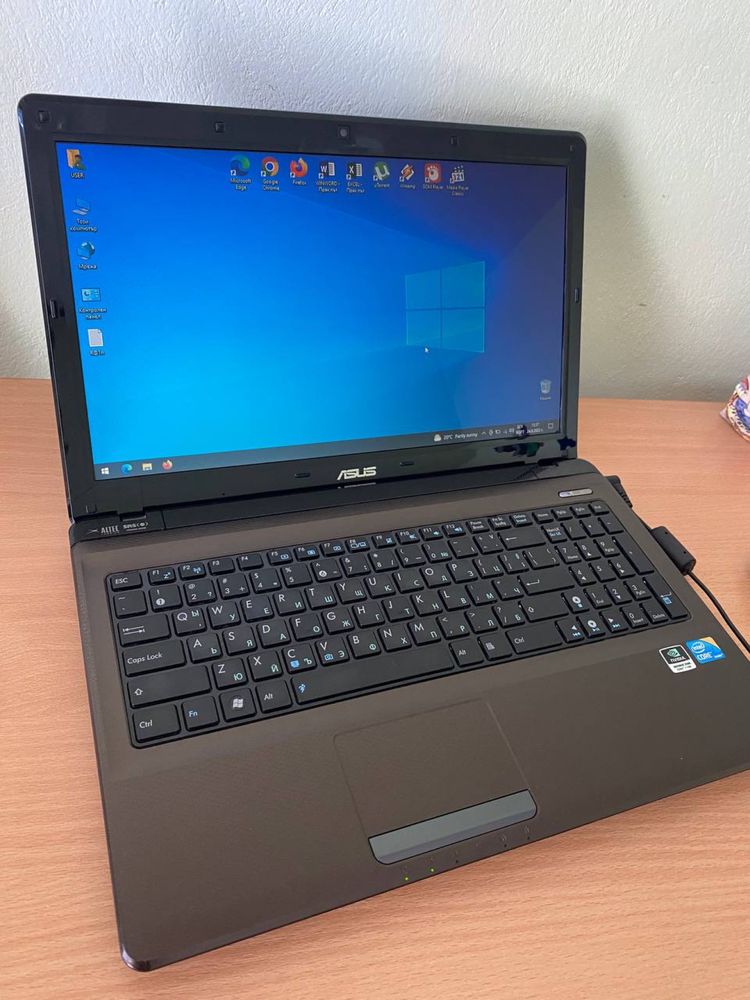 Лаптоп ASUS X52JC за части