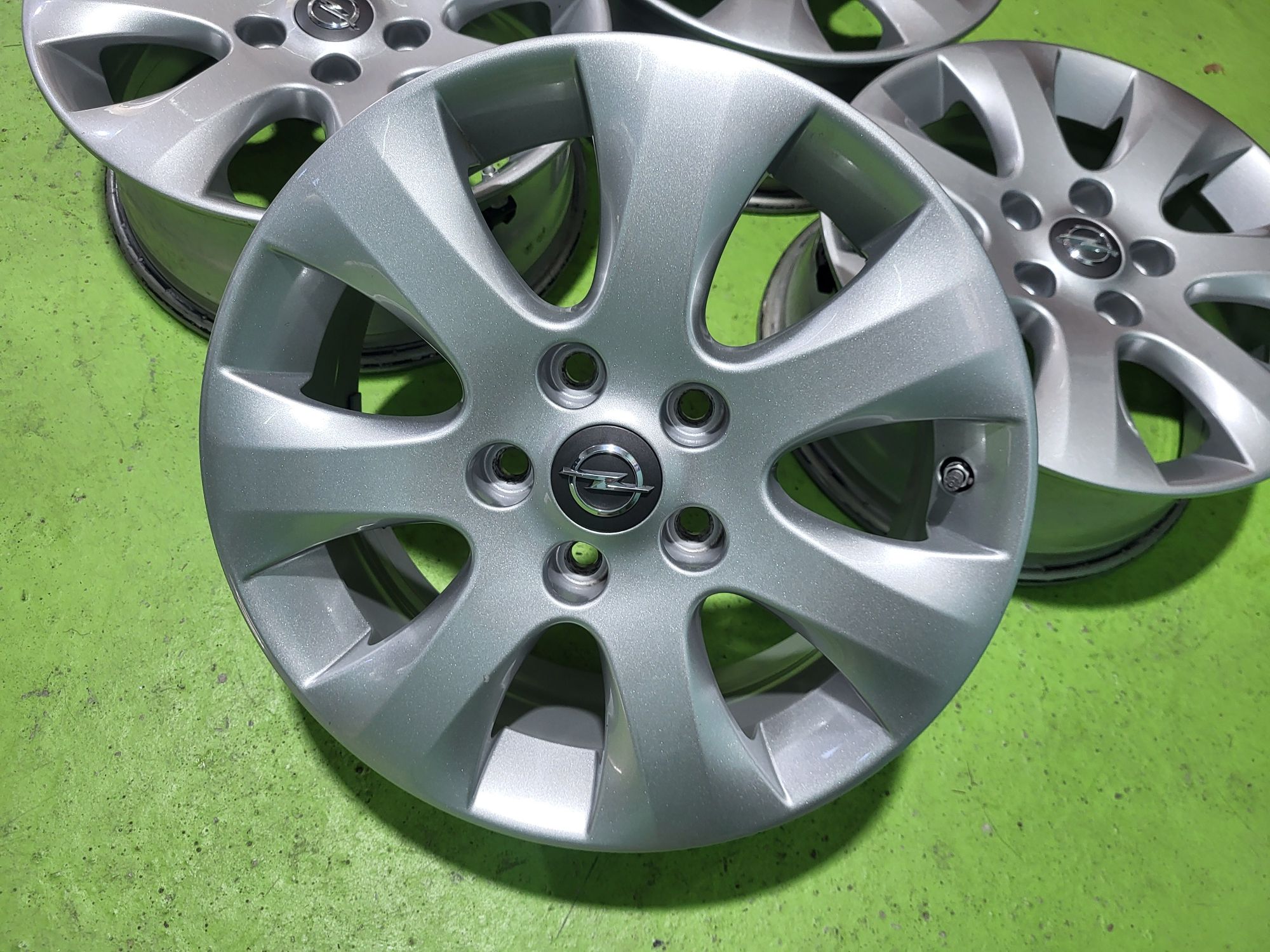 16 5x115 Opel лети джанти 5х115 опел