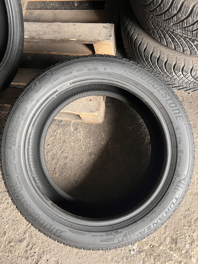 2 anvelope vara 225/45/17 Bridgestone , 5.9 mm!