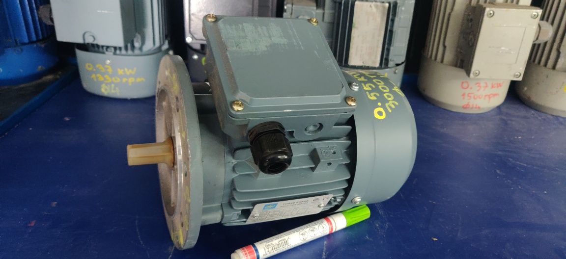 Motor electric trifazat cu flansa, 0.55kW, 3000rpm, 380V