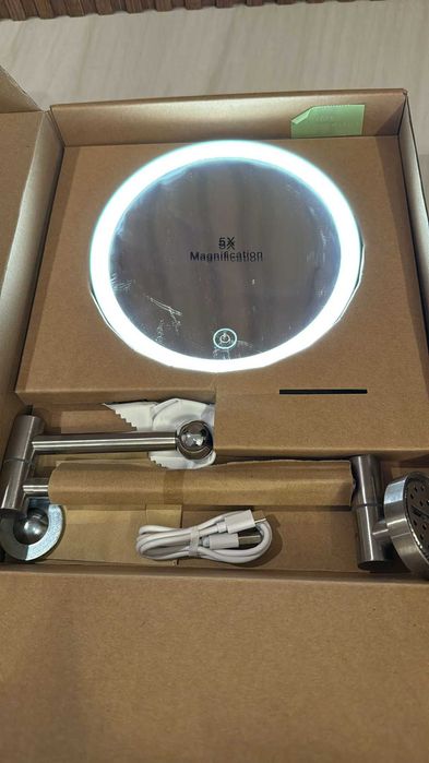 Oglinda machiaj perete