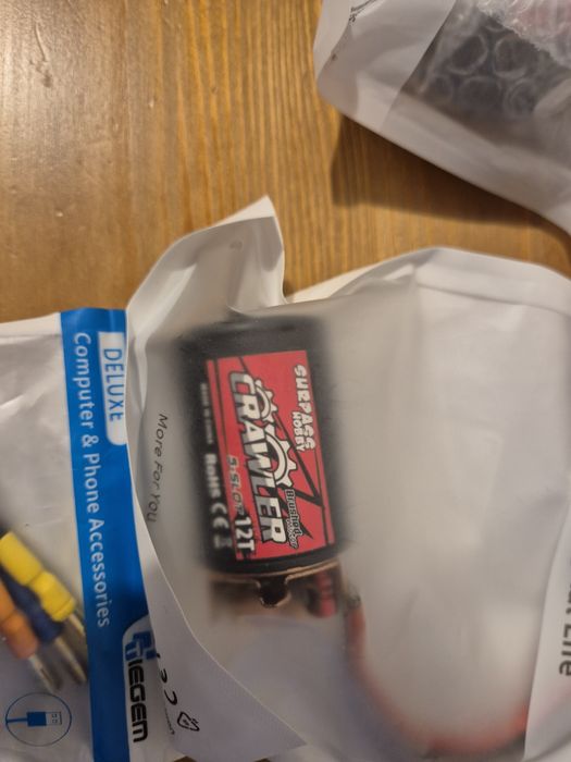 Vând motoare noi brushed pentru automodel traxxas trx4 axial