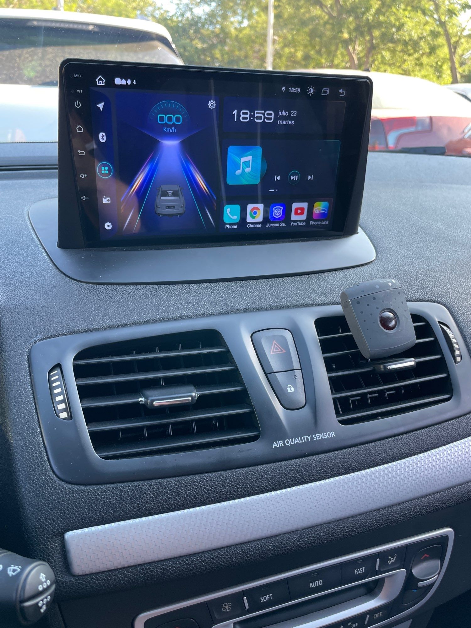 Navigatie Renault Megane 3 / Fluence noua sigilata !