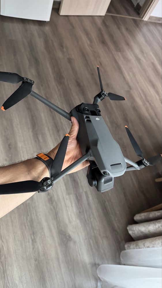DJI Mavic 3 Pro Fly More Combo (DJI RC)