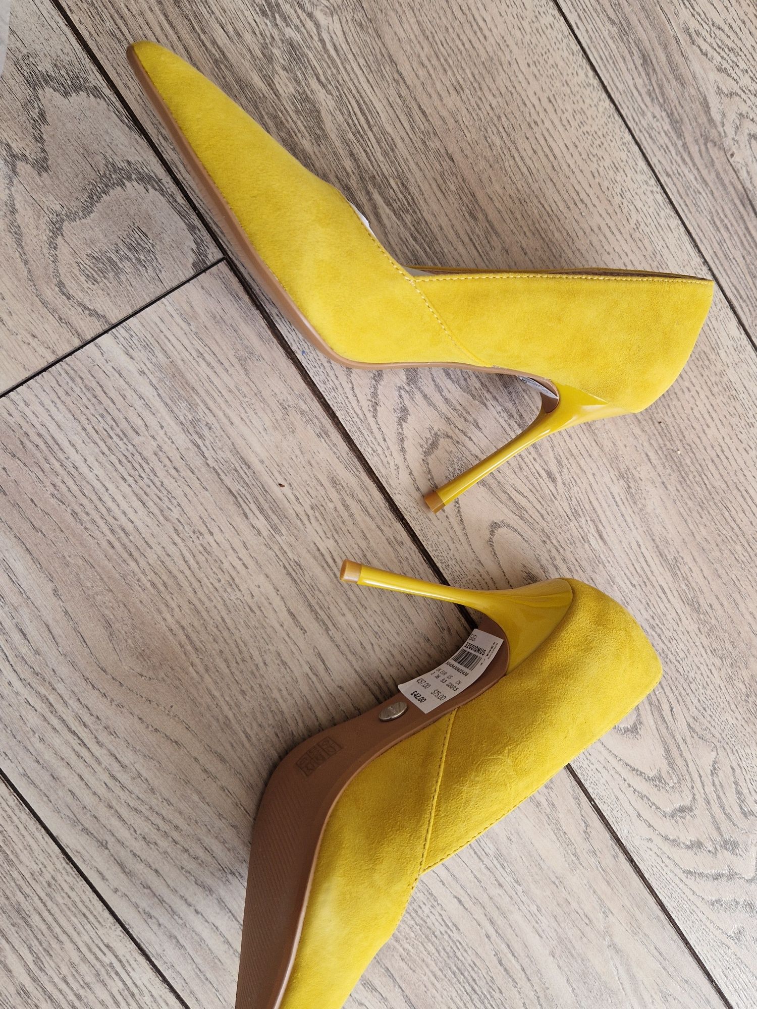 Обувки на ток, цвят горчица, 36 номер