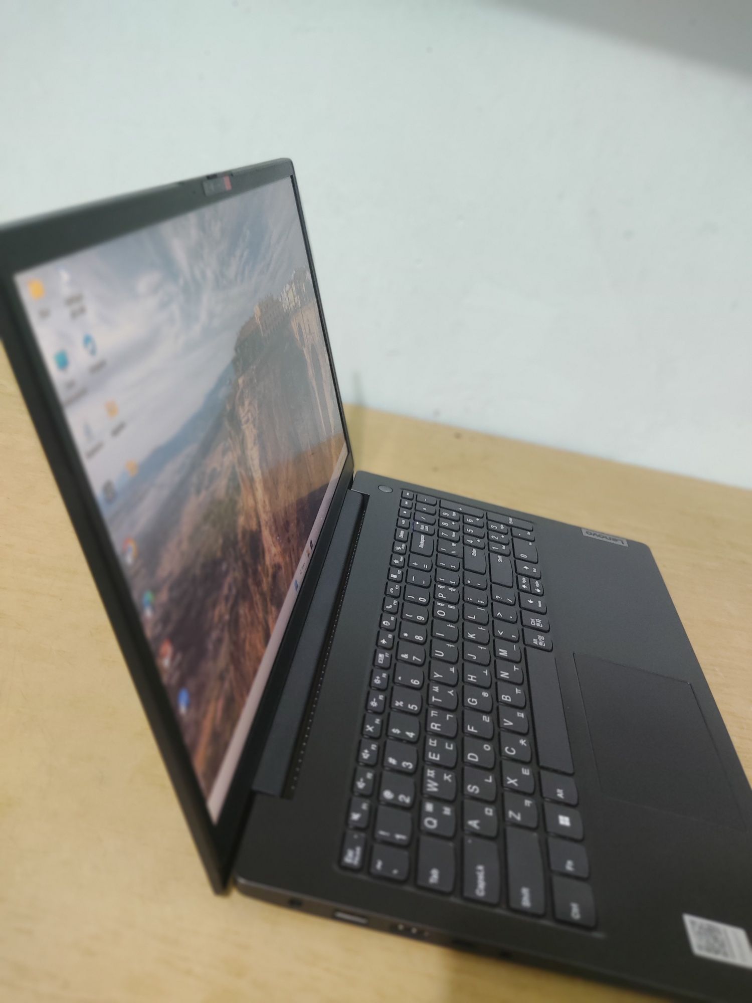Model: Lenovo V15/ 11th/16Gb, Yangi