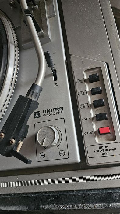 Продам виниловый проигрыватель