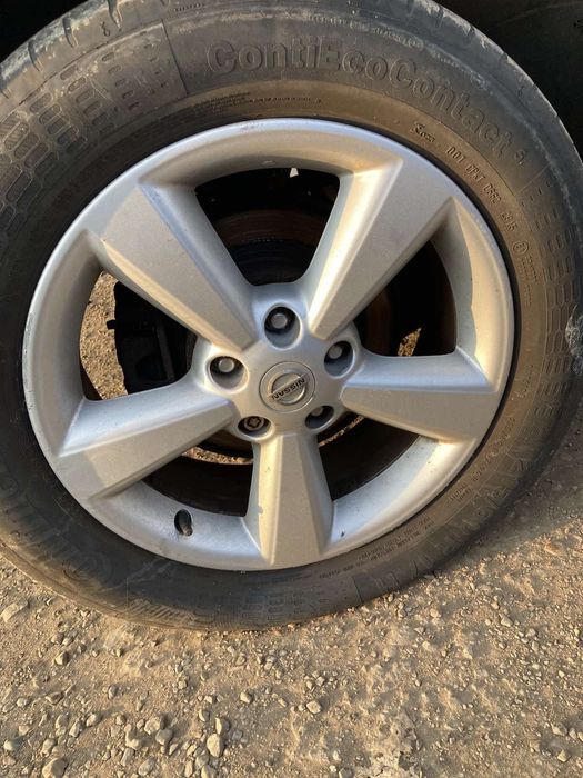 За части Nissan Qashqai 2000 кубика бензин 2008 година