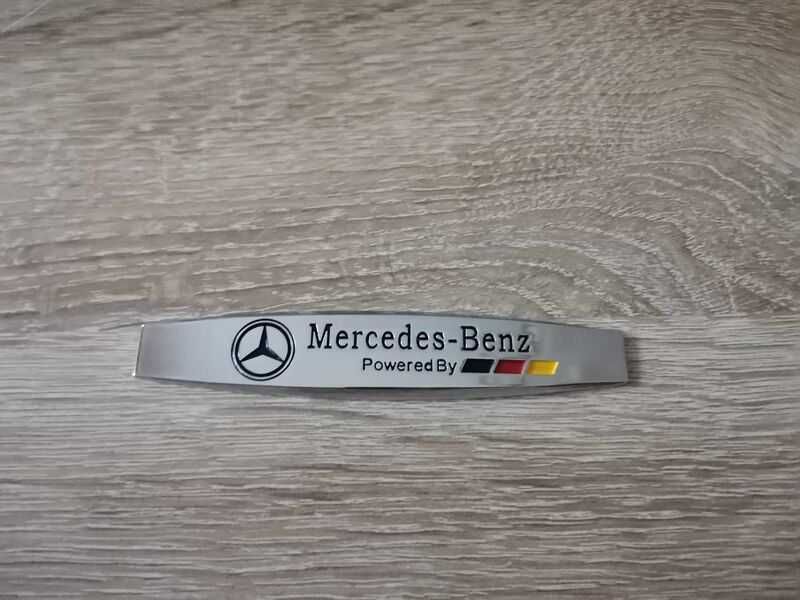 Емблема за калник Powered By Mercedes Benz