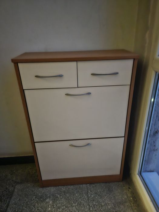 Шкаф за обувки, използван, но в добро състояние