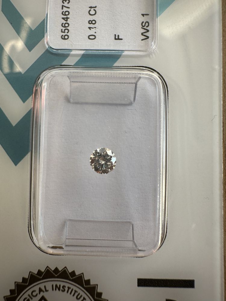 Diamant Natural Certificat IGI 0,18 ct Culoare F Claritate VVS1 Vg/2Ex