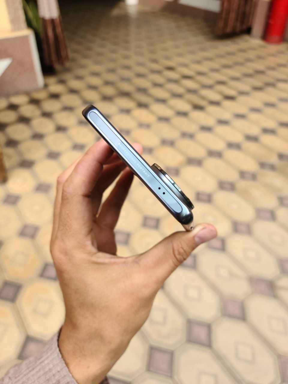 SROCHNO‼️Vivo v 40 zeiss