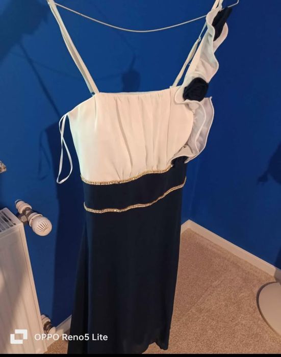 Vând rochițe de ocazie