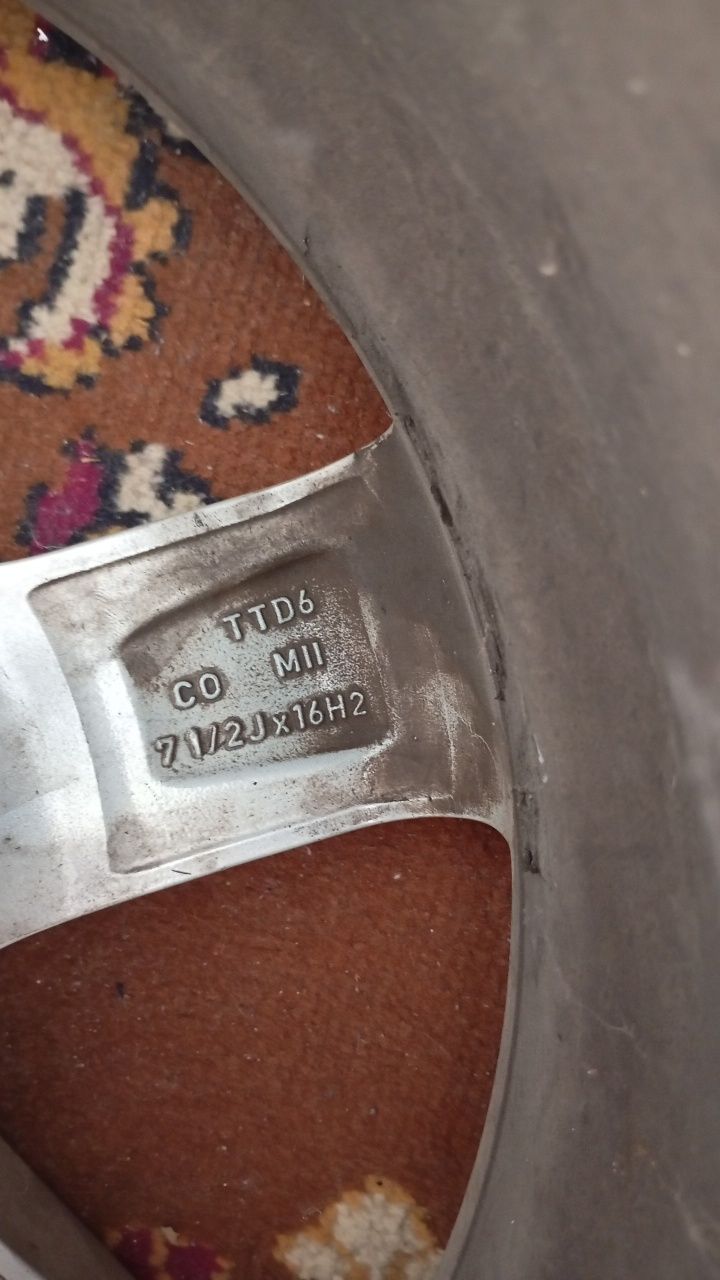 Vând 4 jante aliaj pe 16