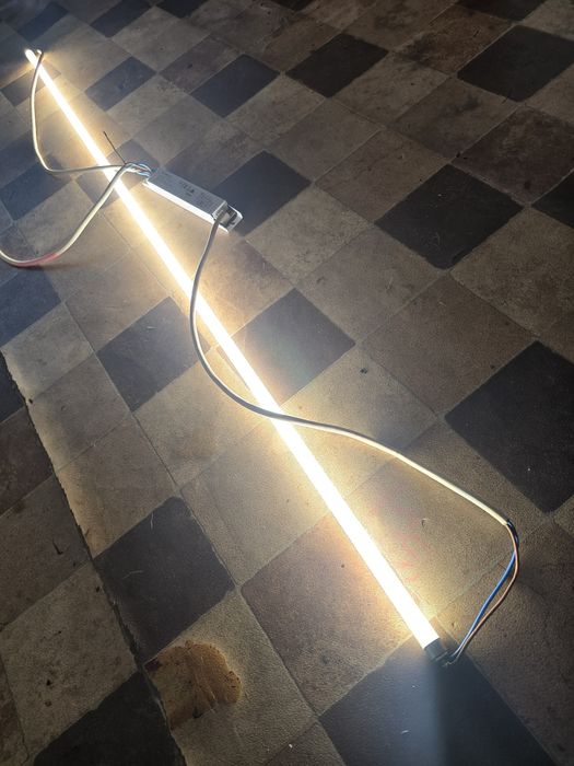 Tub fluorescent Philips TL5 He 35w 830 neon G5 1460mm