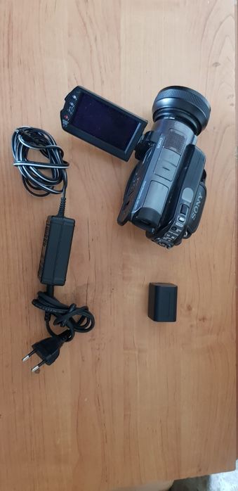 Продам видеокамеру Sony HDR-SR12E. 120 GB.