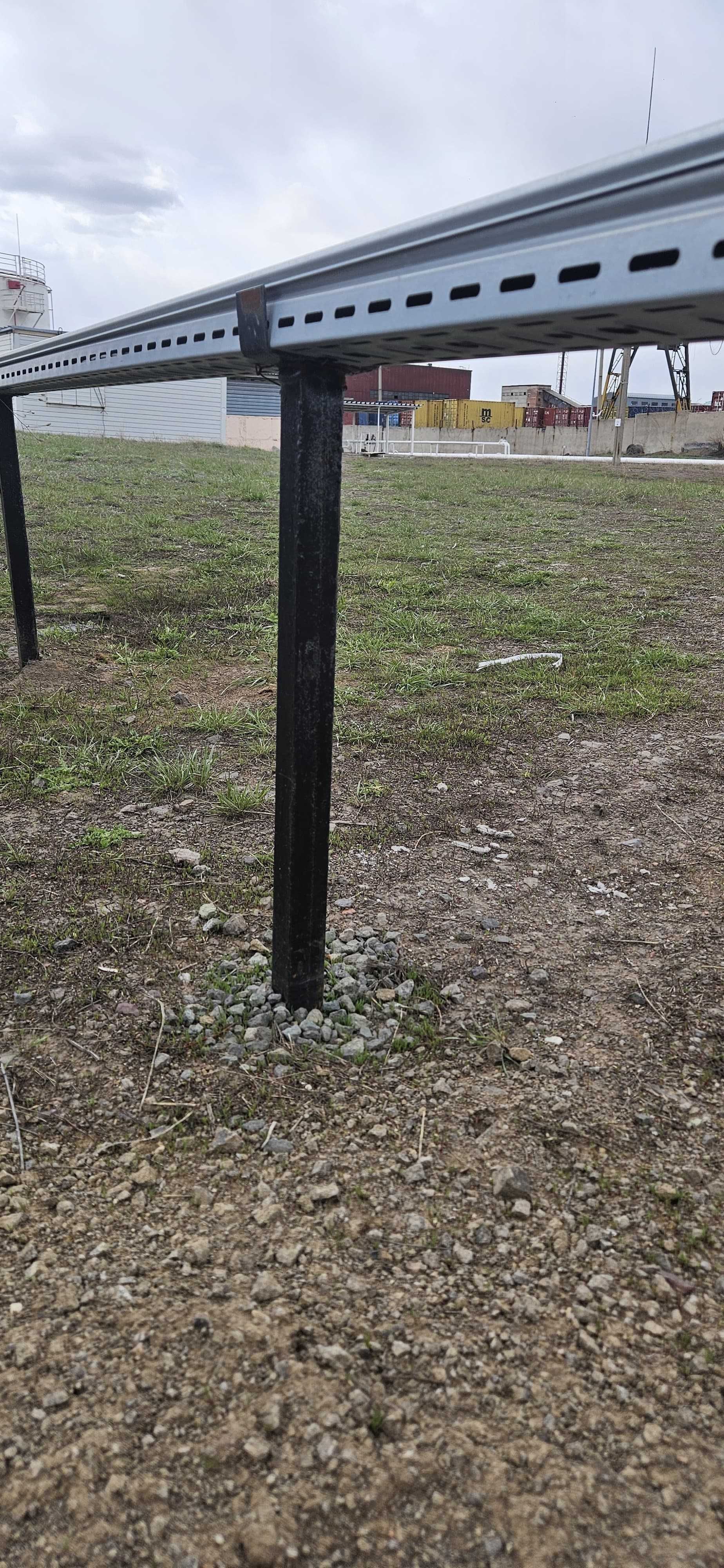 В продаже опора для перфорированного лотка