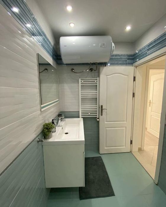 Дава се под наем Тристаен апартамент в Пловдив, Кършияка - 130 кв.м за 650 € - Снимка #8