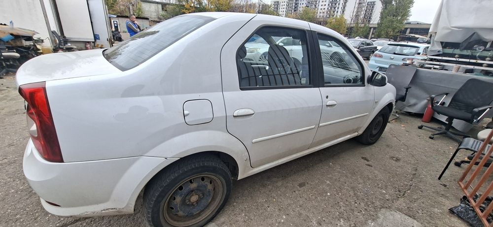 Dezmembrez Dacia Logan 1.4B 2009