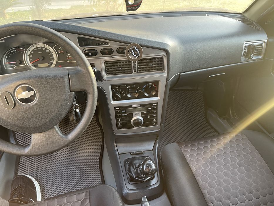 Nexia 2 ideal sotiladi