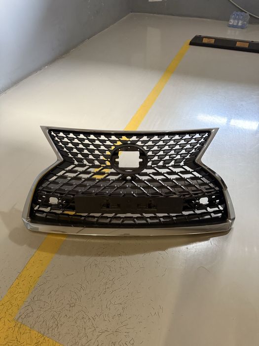 Решетка на Лексус RX350, 2020 года