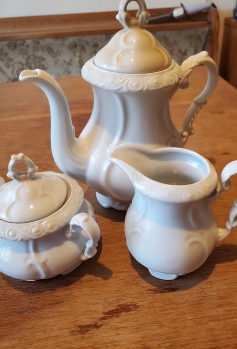 Set porțelan alb pentru cafea