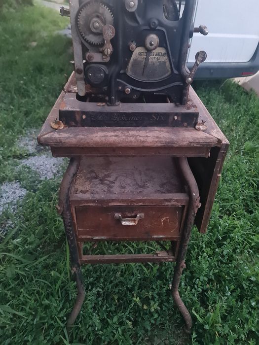 Aparat de tipografie antic the Gestetner six duplicator