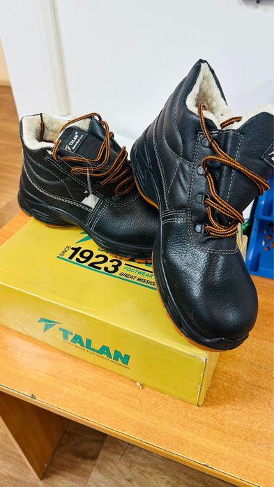 Продам Ботинки зимние 42 р