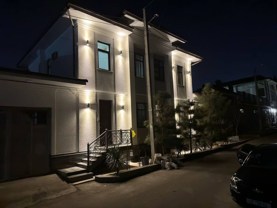 Срочно Продаётся новый Евродом паркентский тапоич 4-соток 3-уровень