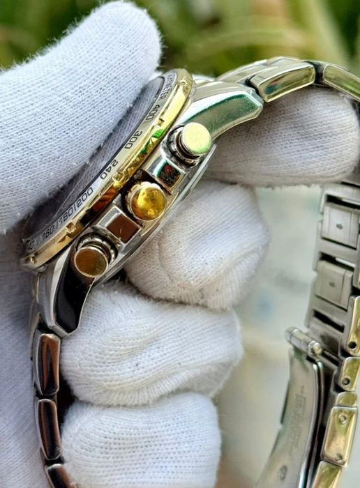 Ceas cronograf Citizen Eco Drive Radio Solar E650 
Angre