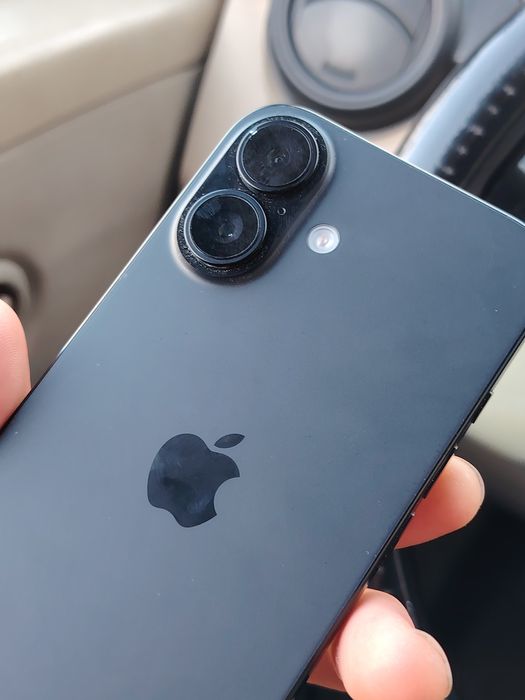 Iphone 16  128.  АКБ: 100%