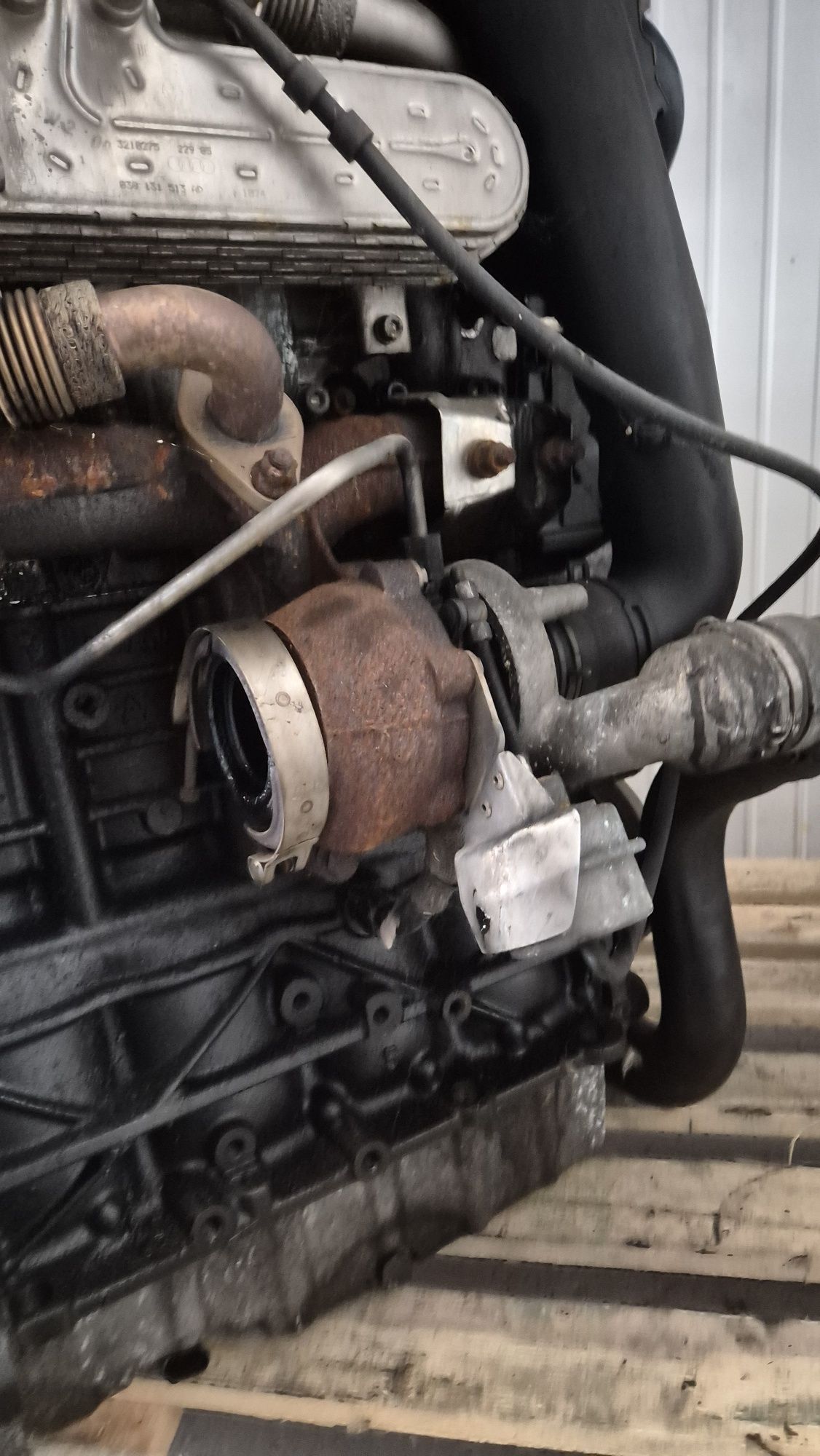 Vând motor vw golf 5 1.9 BRU