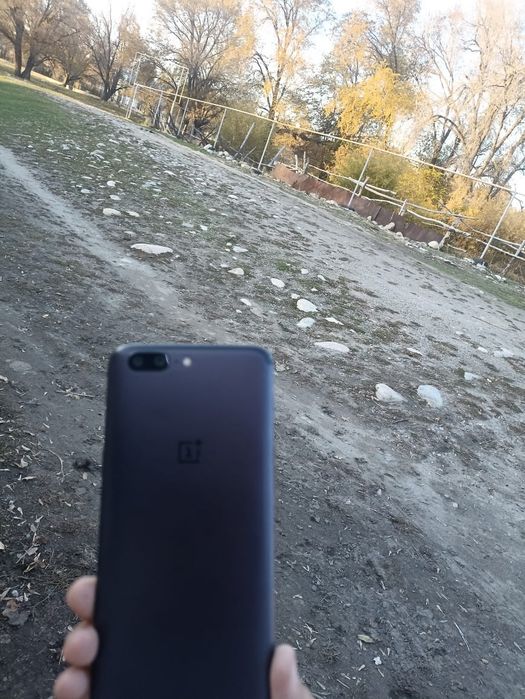 ПРОДАЕТСЯ One plus 5