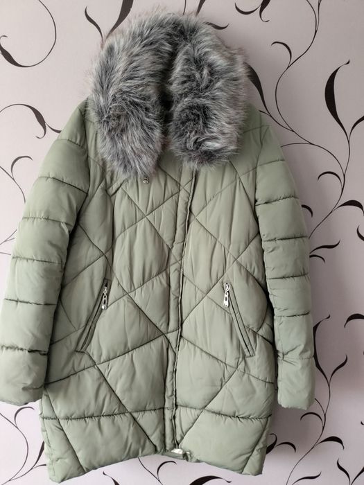 Продам зимние пуховики с кофтами