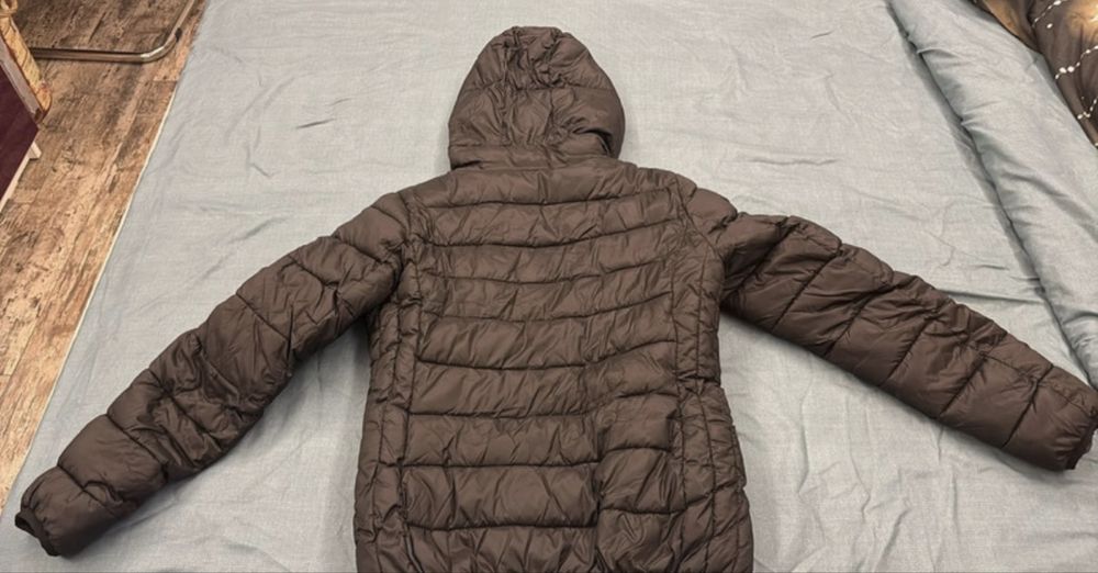 Geaca de fâș cu gluga de dama