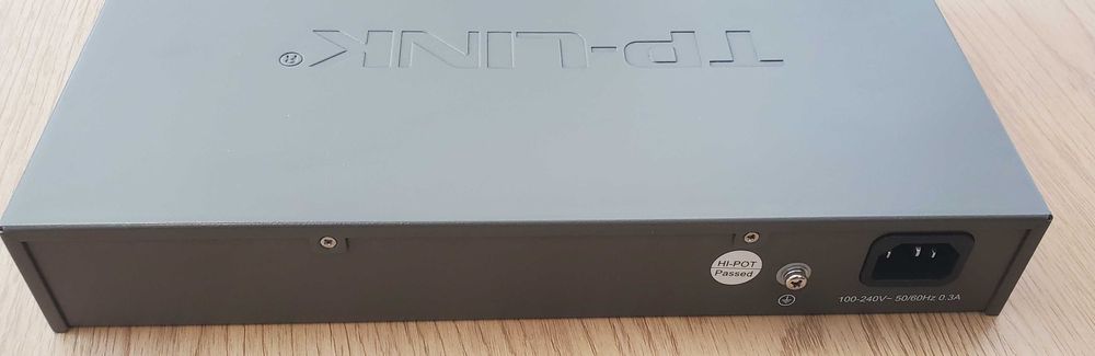 Суич: TP-Link TL-SG1008 - 8-port Gigabit Switch