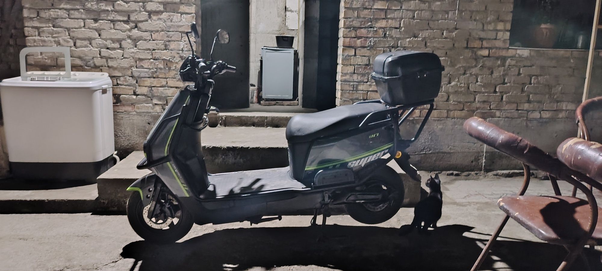 Skuter arivo 700
