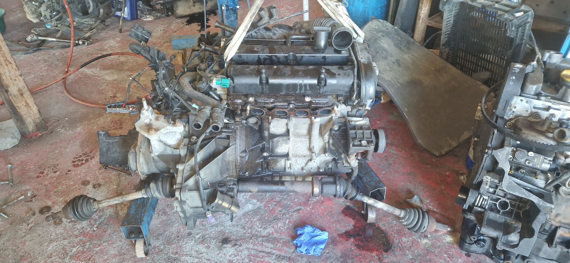 Vând cutie viteze ford fiesta 1.3 benzina