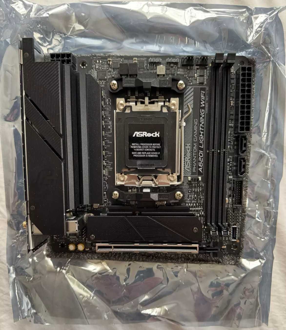 Дънна платка ASROCK A620I Lightning WiFi AM5 Mini-ITX