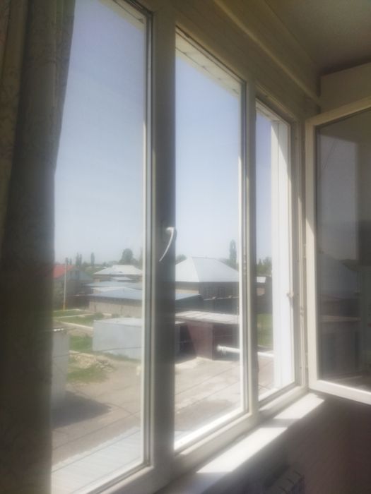 Окна пластиковые высота 145 и ширна 165в хорошем состоянии имеется мос