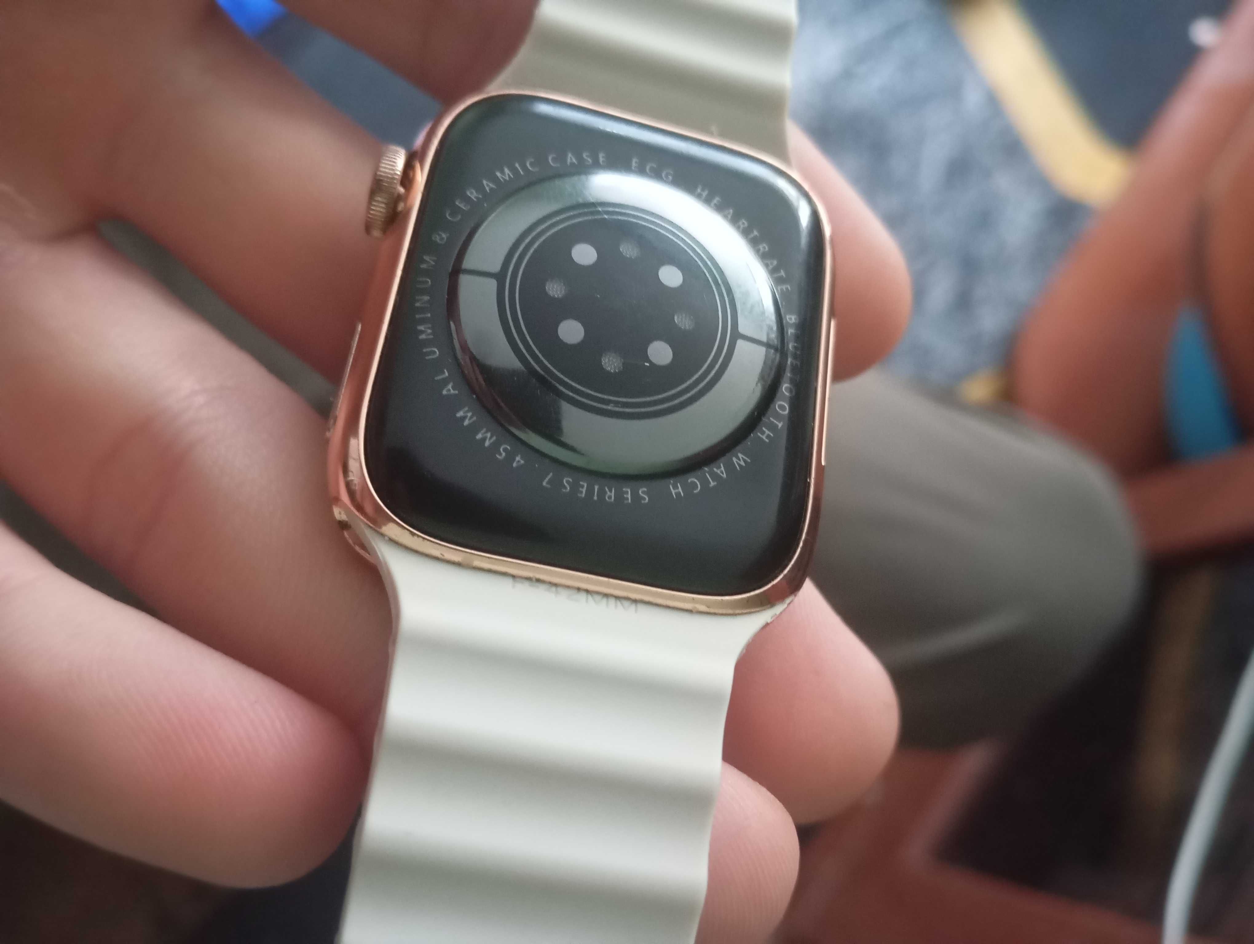 Продам apple watch series 7