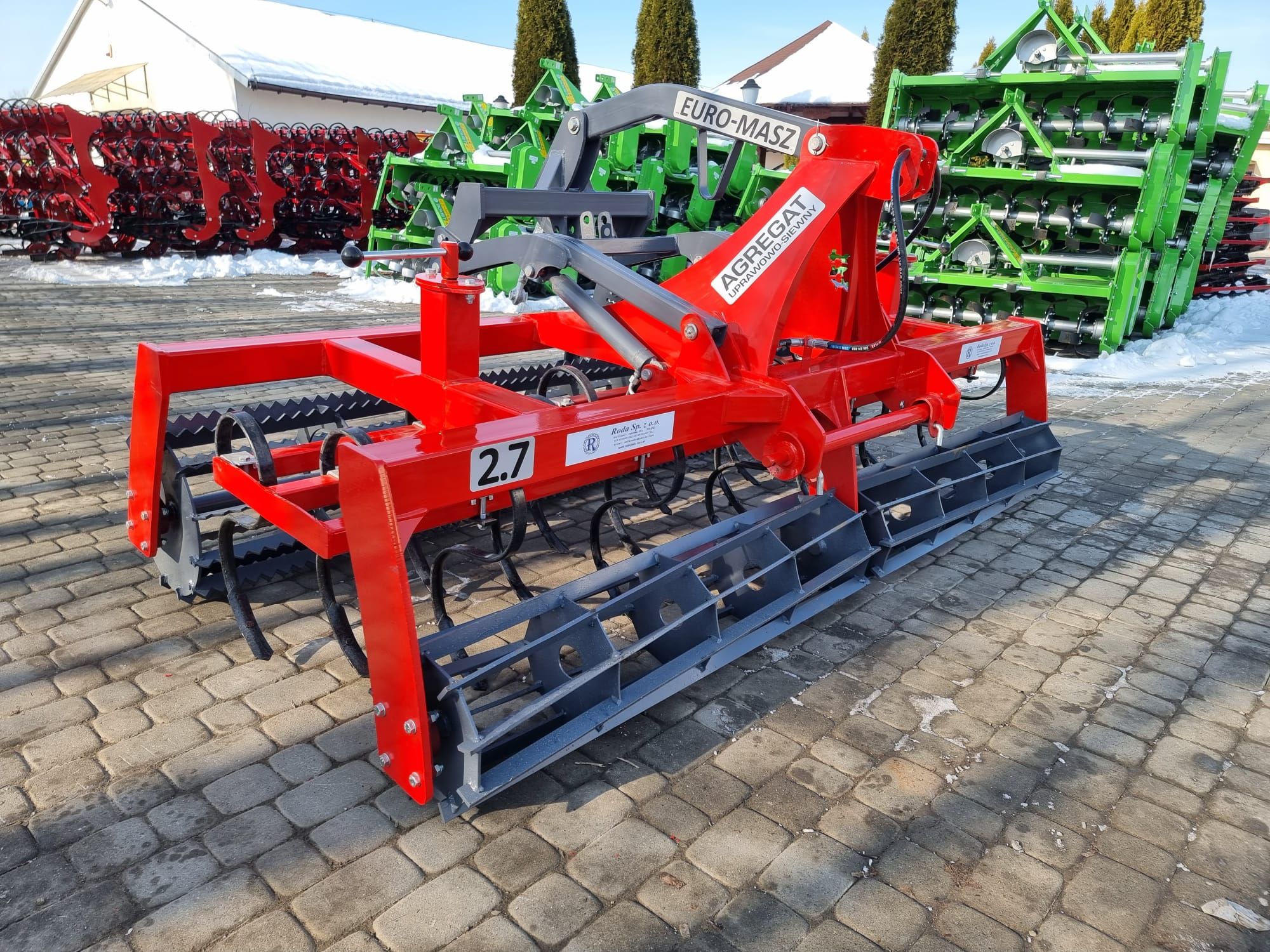 combinator cultivator cu hydropak colt simple