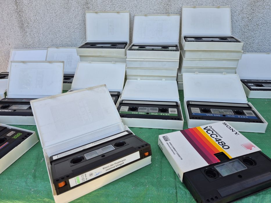 Vând 15 casete video 2000 VCC ,Agfa,Simens,240,360,480 minute,2×2,2×3h