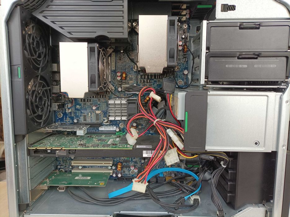 Работна станция HP Z600; 48GB RAM; M4000 8GB; 2x Xeon E5649