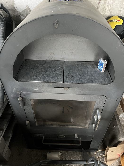 Soba metalica tip semineu